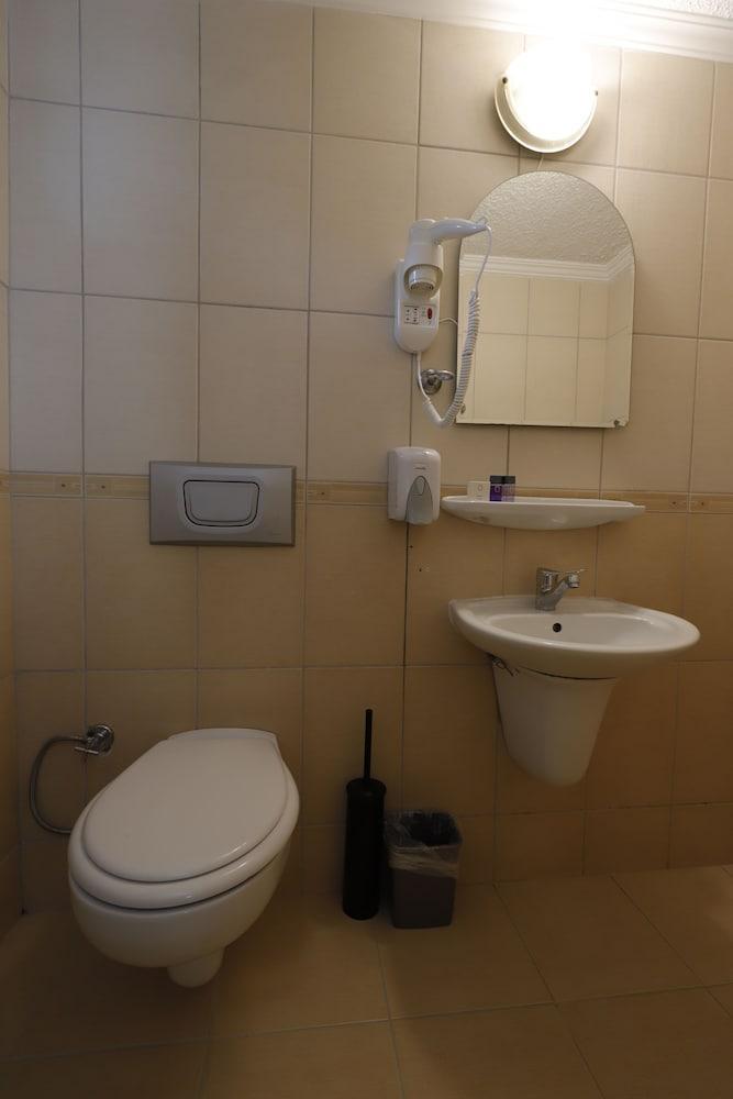 Atici Hotel Antalia Esterno foto